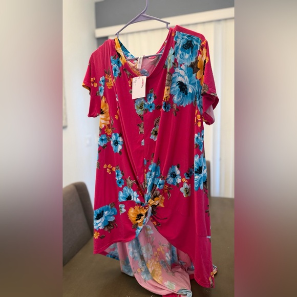 Emerald Tops - Floral Knot-Front Tunic Top